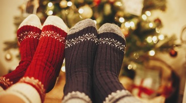 6 Easy Holiday Date Night Ideas 2022