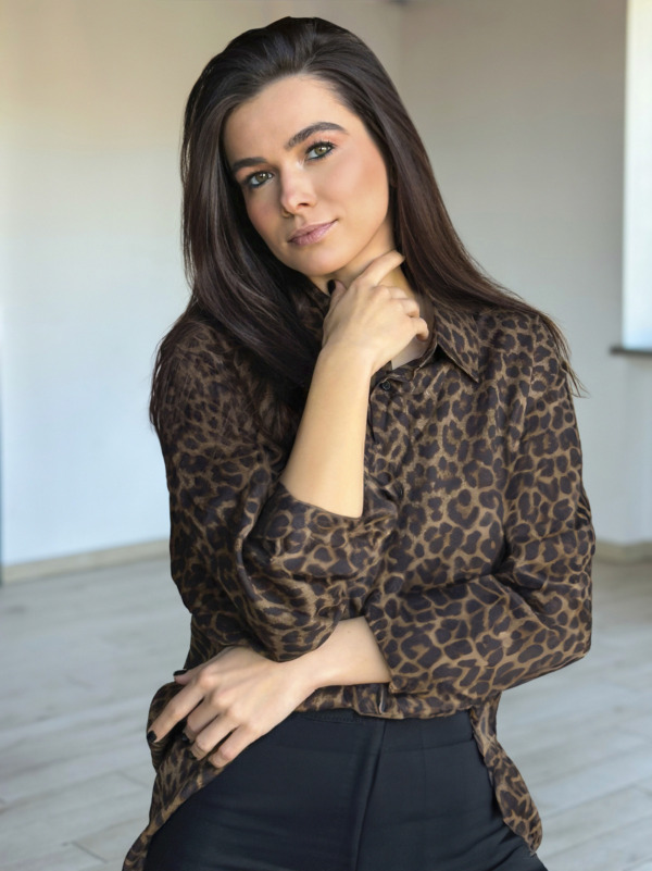 Julia S. - Image 2