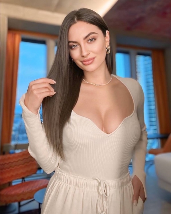 Izabella N.
